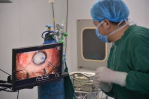 How can surgery to remove cataracts influence a glaucoma diagnosis?